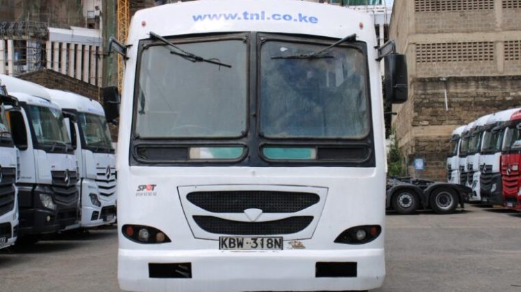 MITSUBISHI FUSO (BUS) – KBW